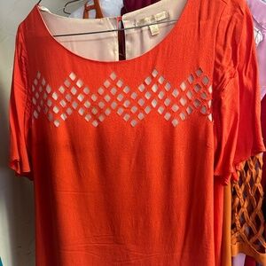 Lattice, cut flutter top professional top